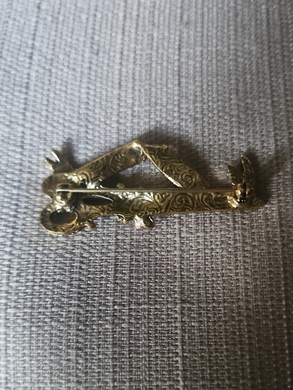 Vintag 1928 Co. Gold Scissors and Shears Floral Brooch, Preloved In EC